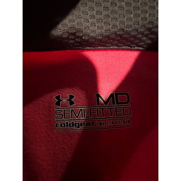 Under Armour Fitness Ridge Resort women's tops  Size Medium - Picture 9 of 11